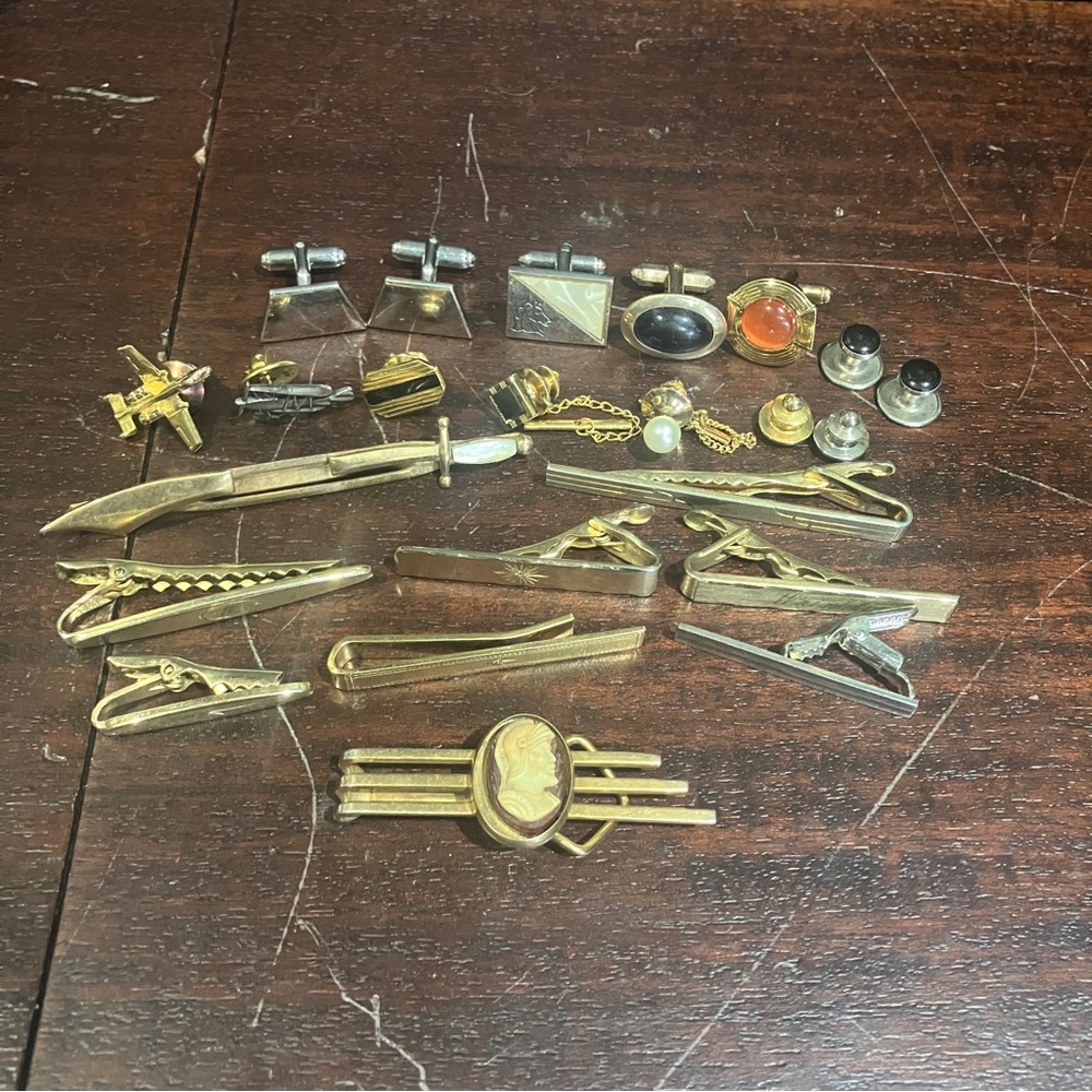 Lot of Vintage Men's Jewelry Cufflinks, Tie Tacks, Tie Clips Swank Cameo Golden